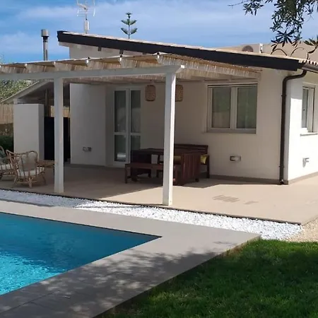 Federica Con Piscina/with Pool בית נופש סנטה מריה דל פוקלו