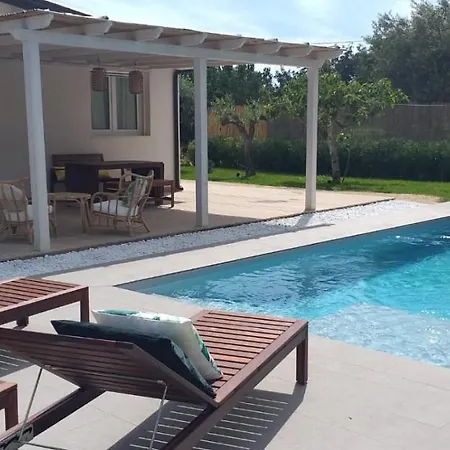 Federica Con Piscina/with Pool *