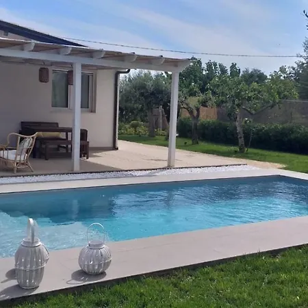 Federica Con Piscina/with Pool Ferienhaus