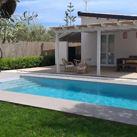 Federica Con Piscina/with Pool Ferienhaus